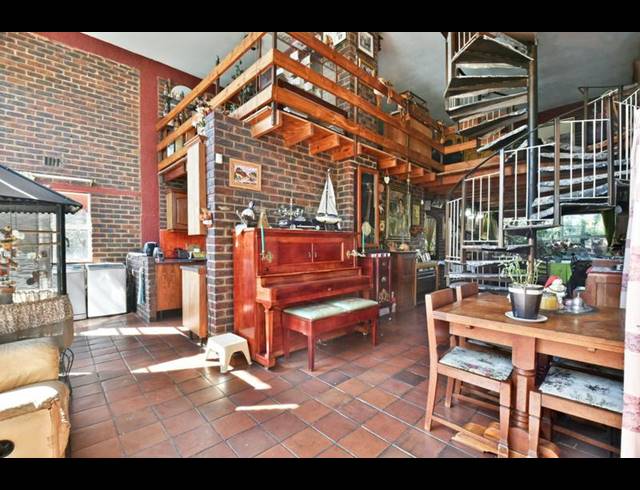 5 BEDROOM HOUSE FOR SALE IN GLENVISTA
